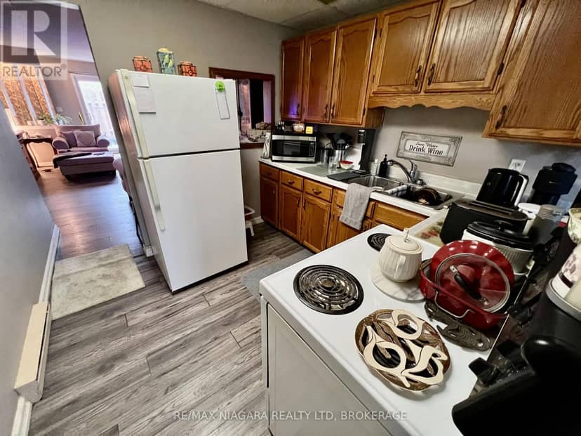 2 - 8646 Willoughby Drive — photo 11 of 40