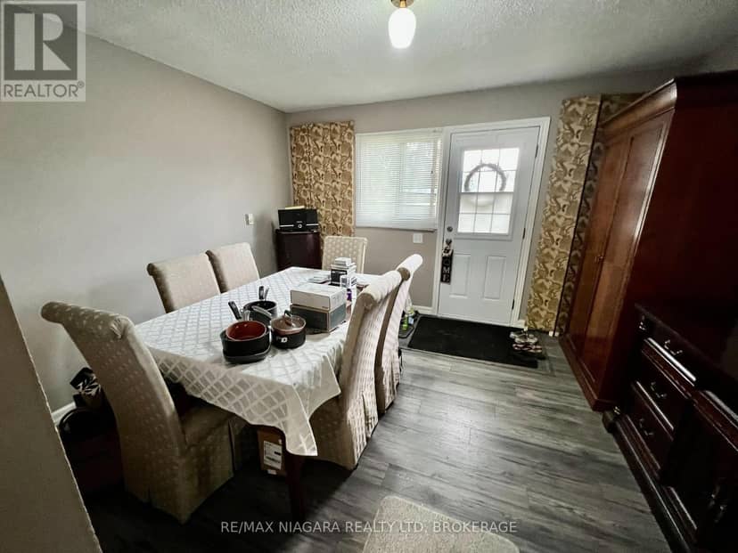 2 - 8646 Willoughby Drive — photo 17 of 40