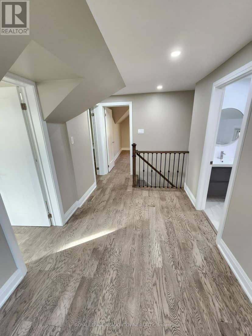 119 Colborne Street E — photo 9 of 17