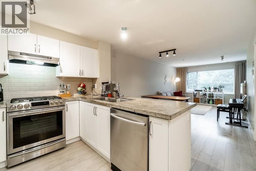 211 4728 DAWSON STREET, Burnaby, photo 3