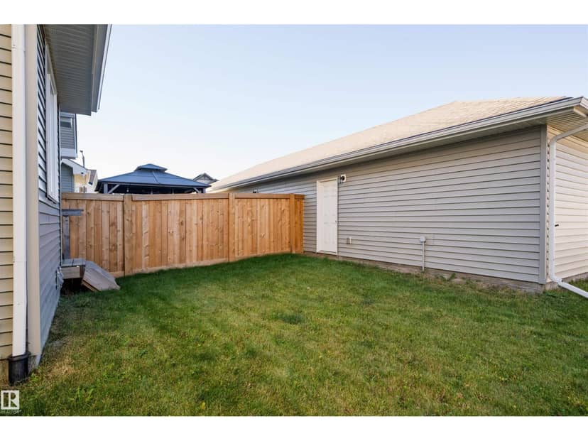 222 Desrochers Bv SW — photo 32 of 40