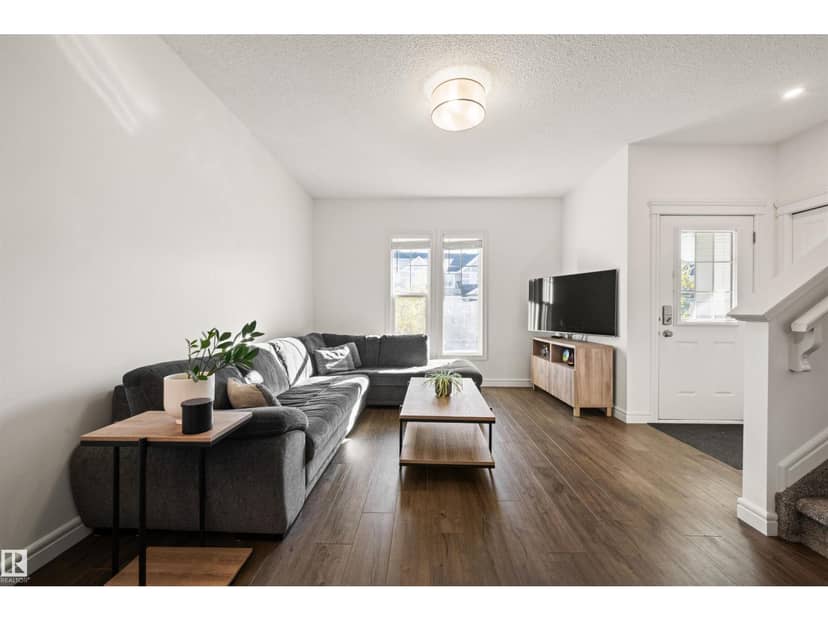 222 Desrochers Bv SW, Edmonton, photo 4