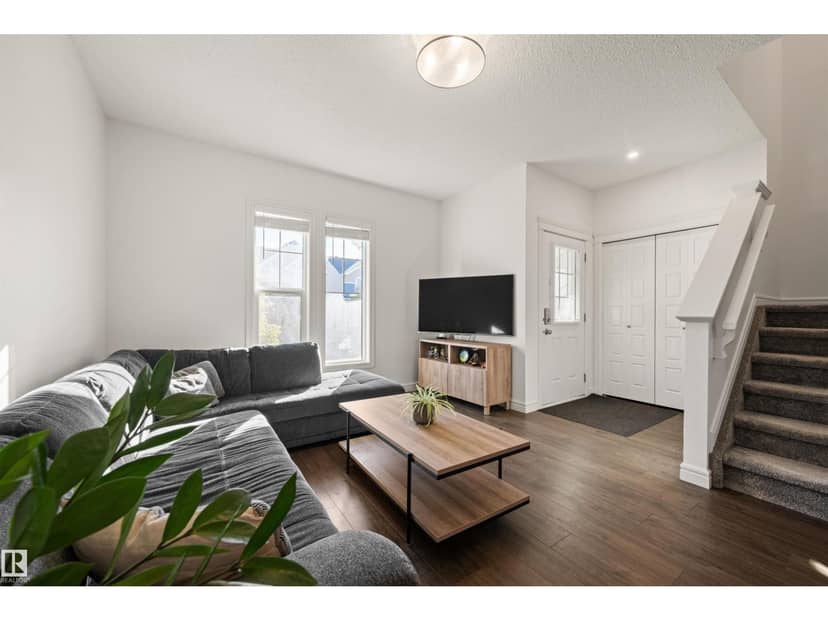 222 Desrochers Bv SW, Edmonton, photo 5