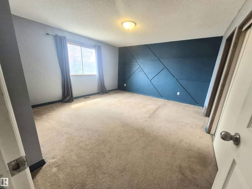 3801 33 AV — photo 16 of 29