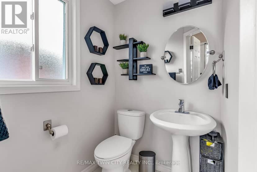 193 Mountain Laurel Crescent — photo 3 of 37