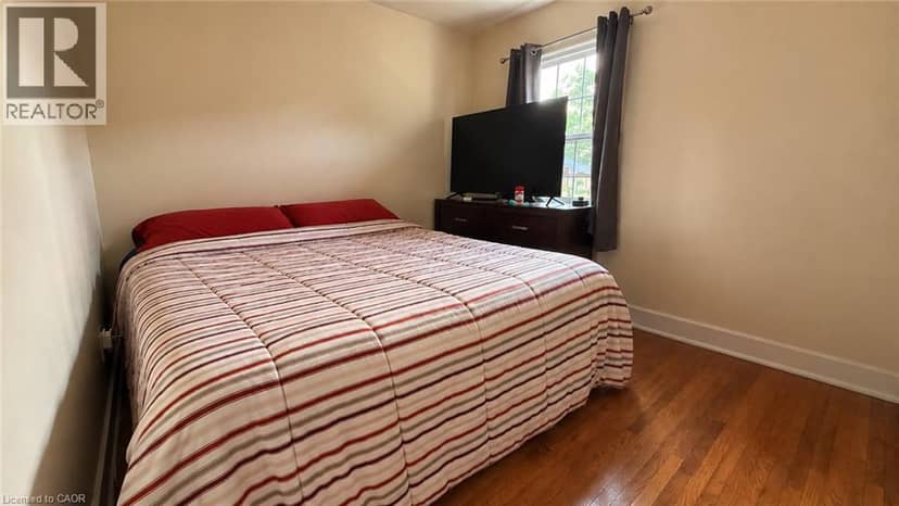 12 ROSELAND Avenue — photo 13 of 25