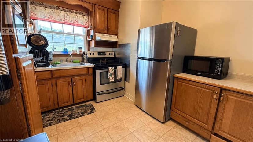 12 ROSELAND Avenue — photo 9 of 25