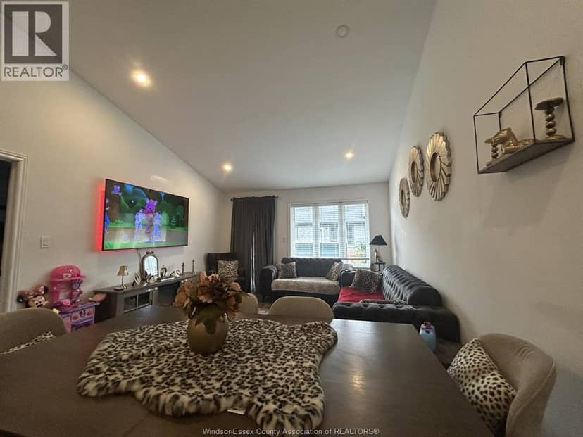 3639 Hallee — photo 3 of 10