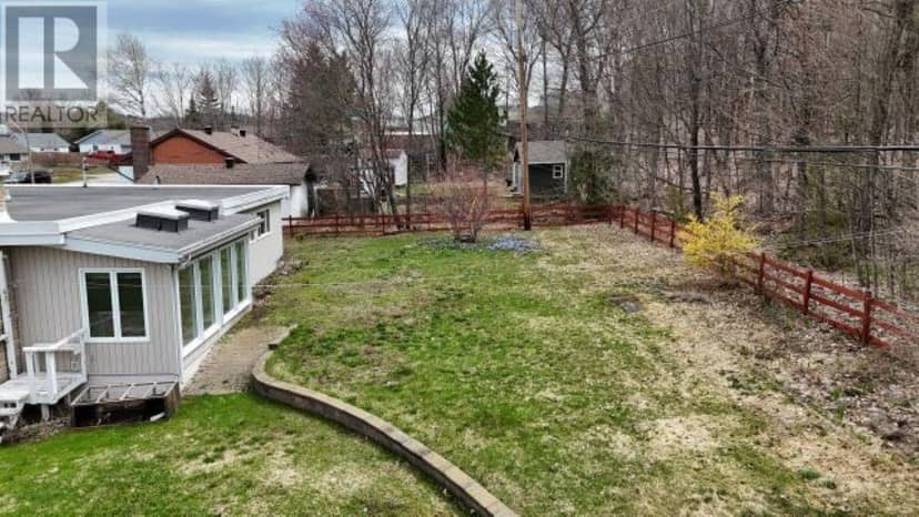 25 Gillanders RD — photo 7 of 40