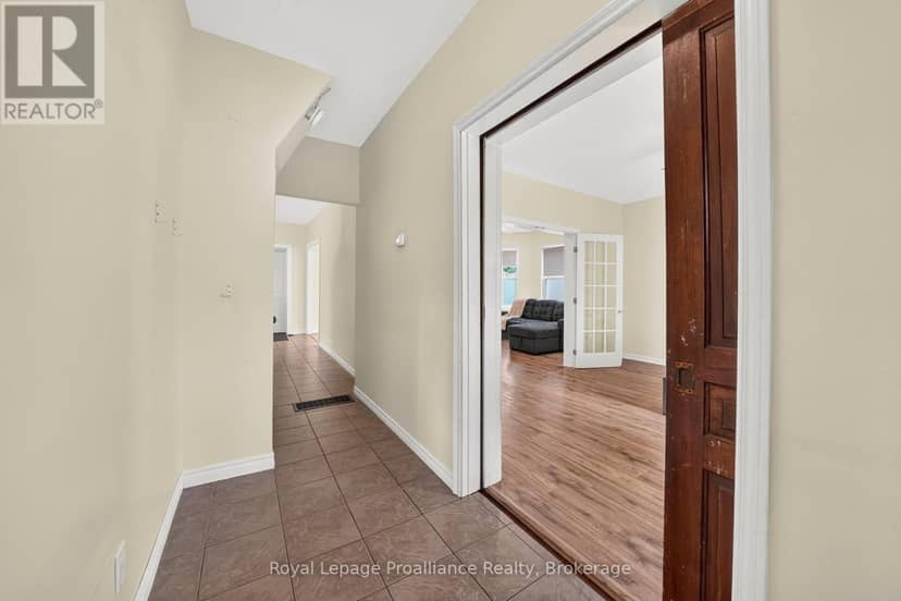 37 Lorne Avenue, Quinte West, photo 5