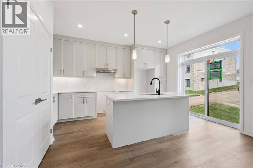 451 BENNINGER Street — photo 11 of 34