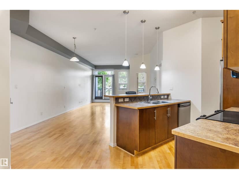 #105 10531 117 ST NW, Edmonton, photo 5