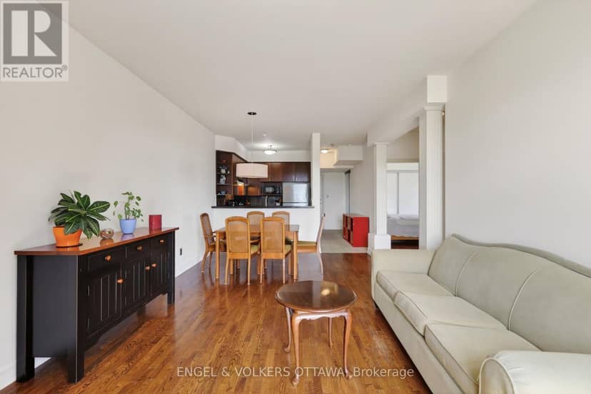 401 - 711 Churchill Avenue — photo 16 of 30