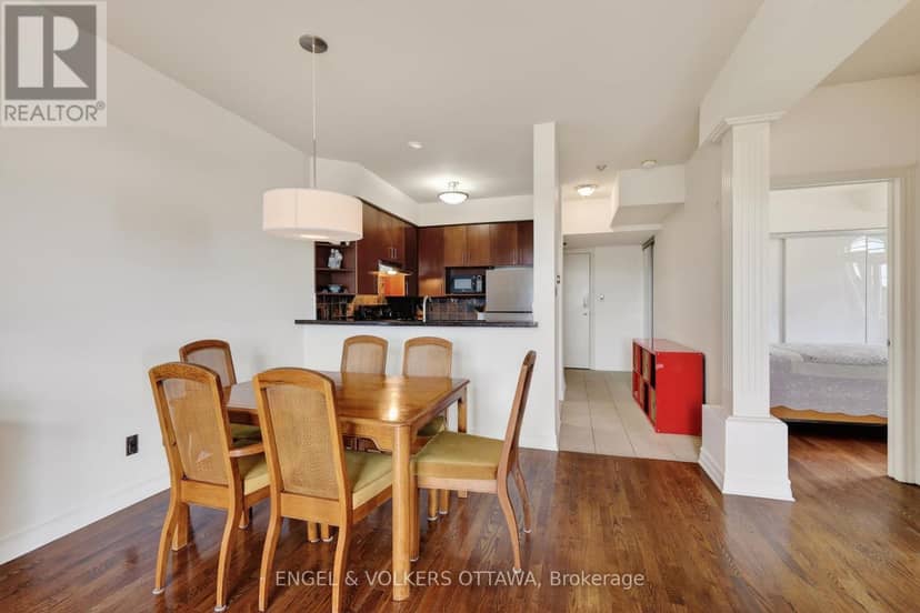 401 - 711 Churchill Avenue — photo 22 of 30