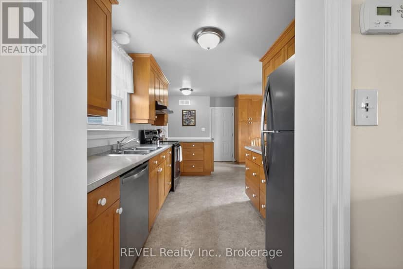 1258 Phillips Street — photo 16 of 38