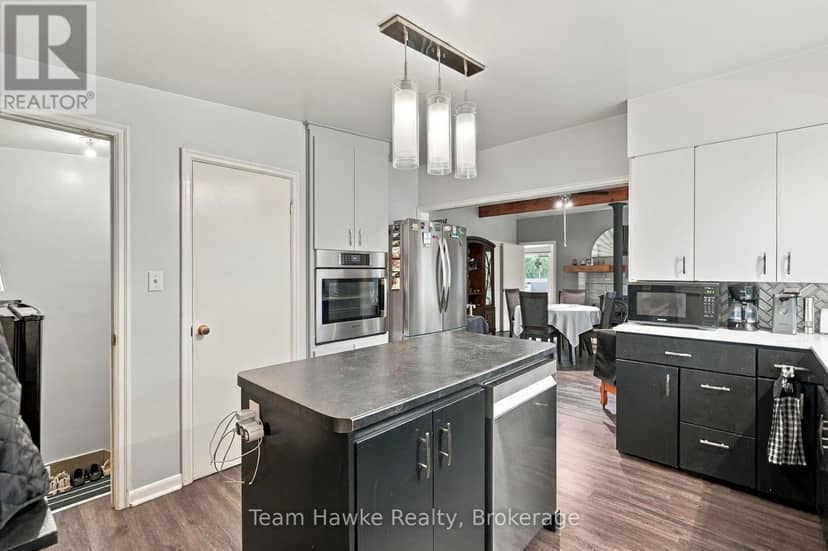 385 Lafontaine Road W — photo 21 of 40