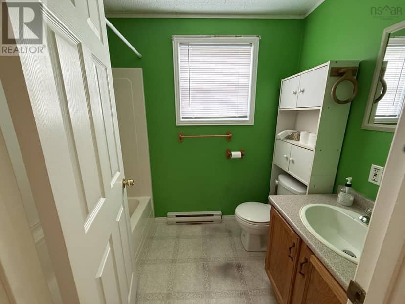 4 Belmont Drive — photo 9 of 28