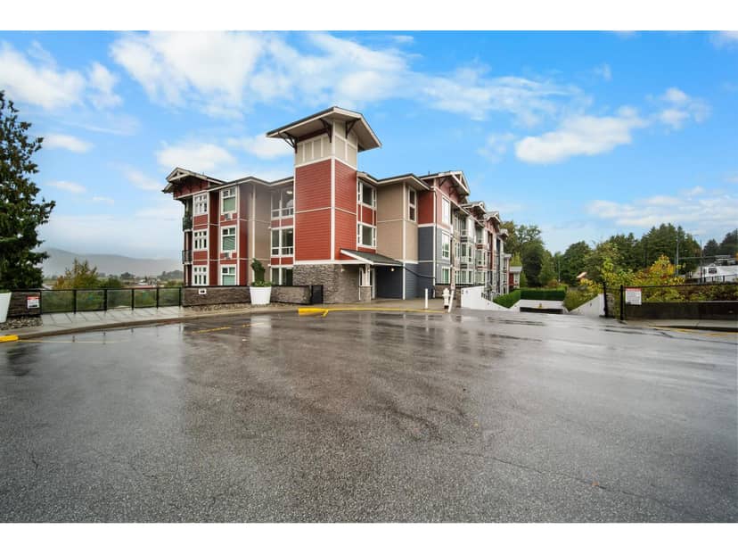 111 2242 WHATCOM ROAD, Abbotsford