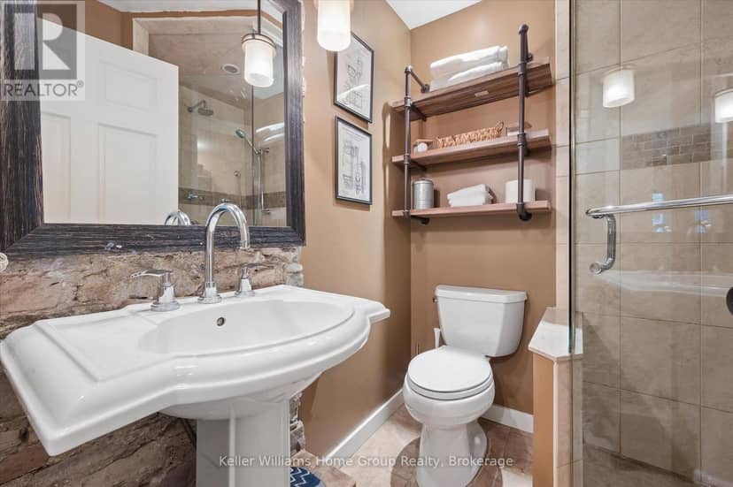 452 St Andrew Street W — photo 14 of 27
