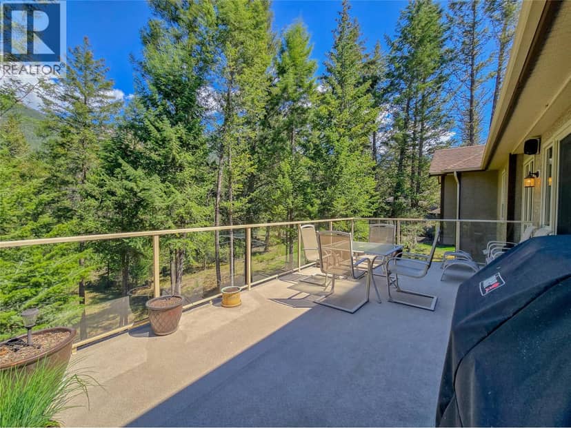 8128 Duby Road, Radium Hot Springs, photo 4