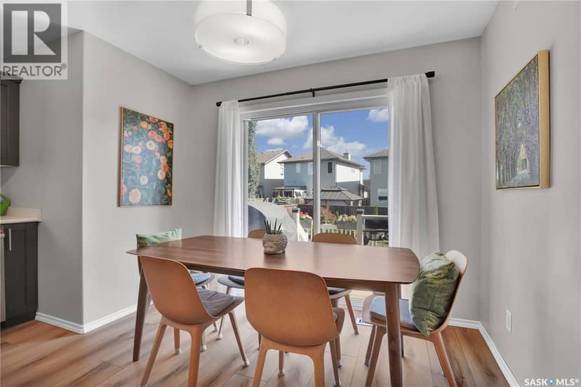 123 Whalley CRESCENT — photo 7 of 28