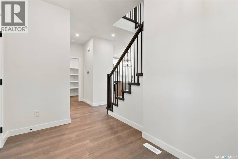 251 Doran WAY — photo 3 of 38