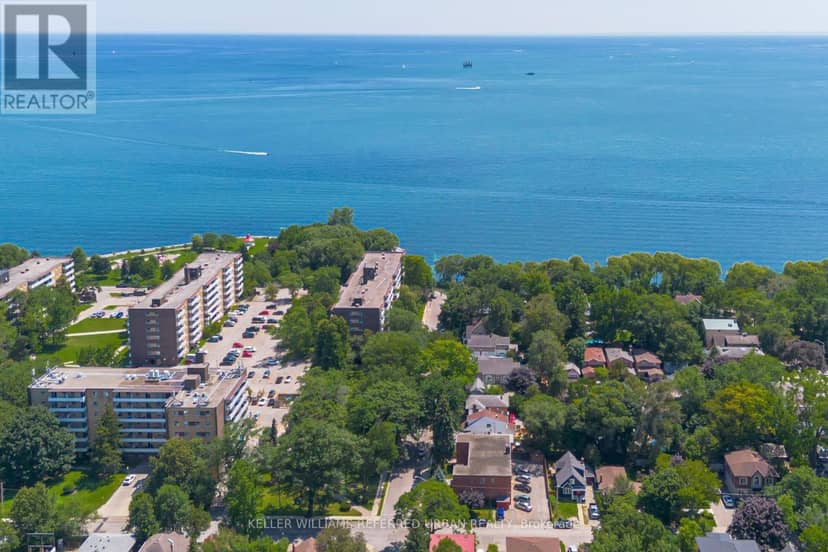 22 Long Branch Avenue, Toronto, photo 2