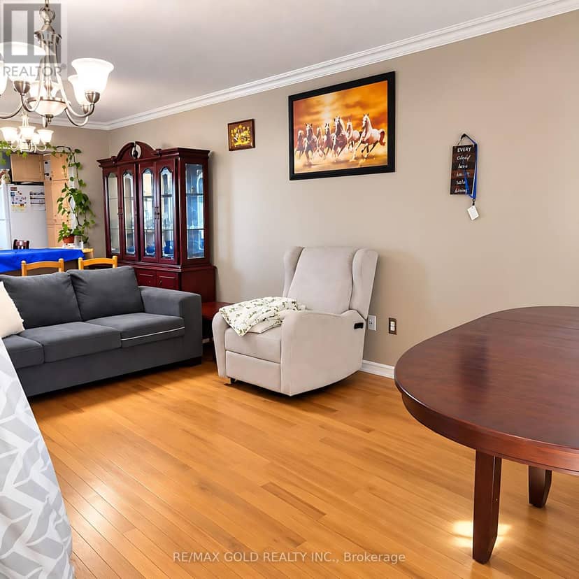 32 Steven Court — photo 4 of 22