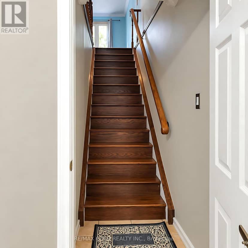 32 Steven Court — photo 9 of 22