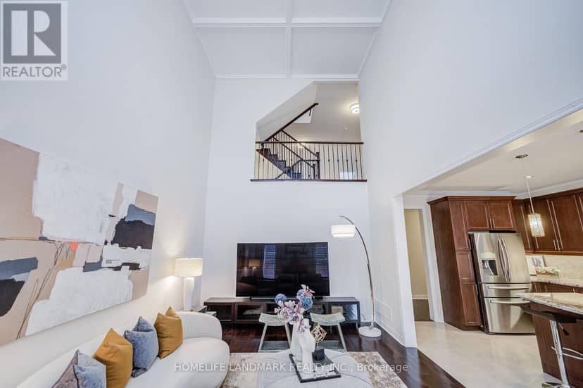 95 Hoey Crescent — photo 18 of 40