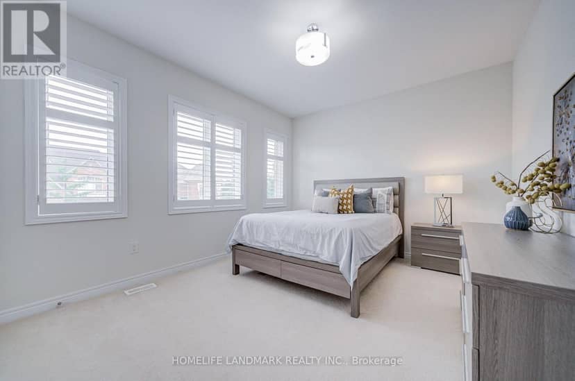 95 Hoey Crescent — photo 37 of 40