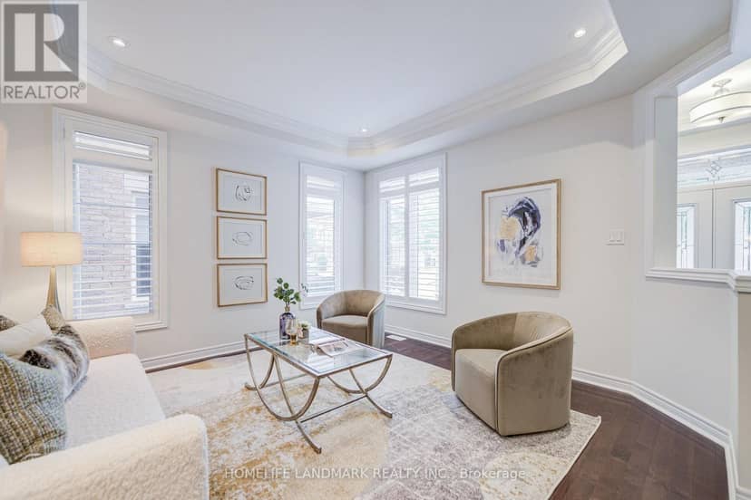95 Hoey Crescent — photo 4 of 40