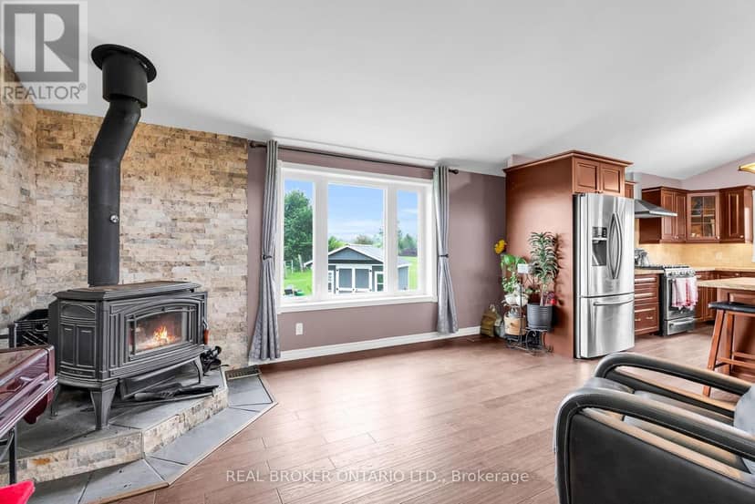 106008 Southgate Rd 10 Line — photo 12 of 40