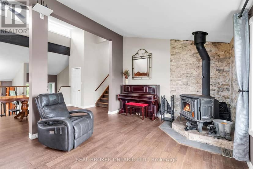 106008 Southgate Rd 10 Line — photo 13 of 40