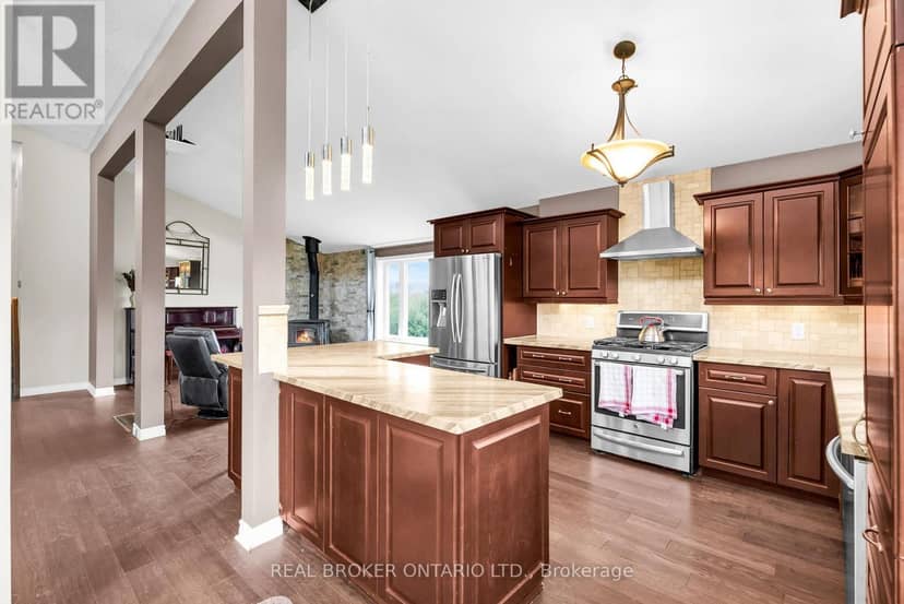 106008 Southgate Rd 10 Line — photo 18 of 40