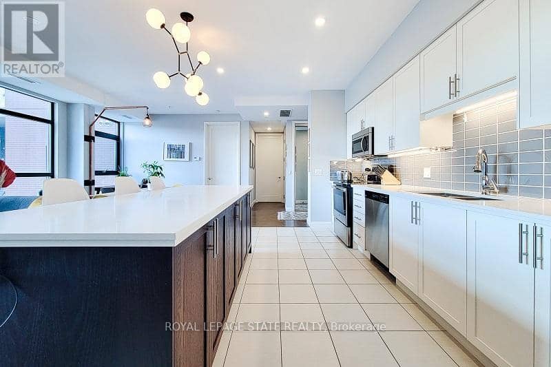 912 - 112 King Street — photo 18 of 40