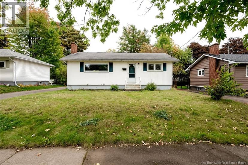 17 Bissett Avenue — photo 1 of 33