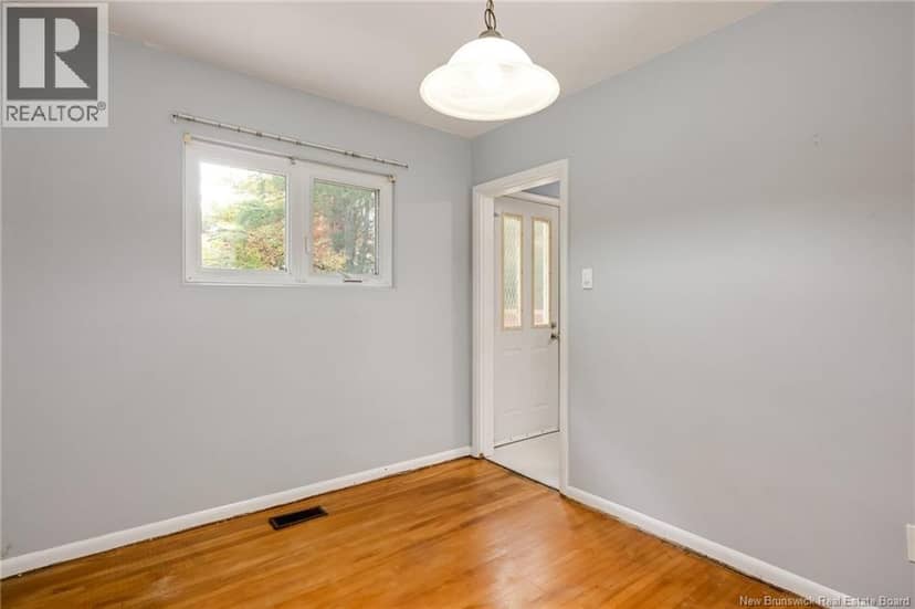 17 Bissett Avenue — photo 13 of 33