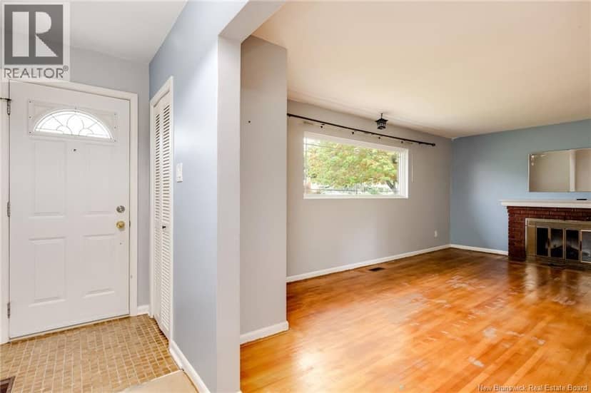 17 Bissett Avenue — photo 2 of 33