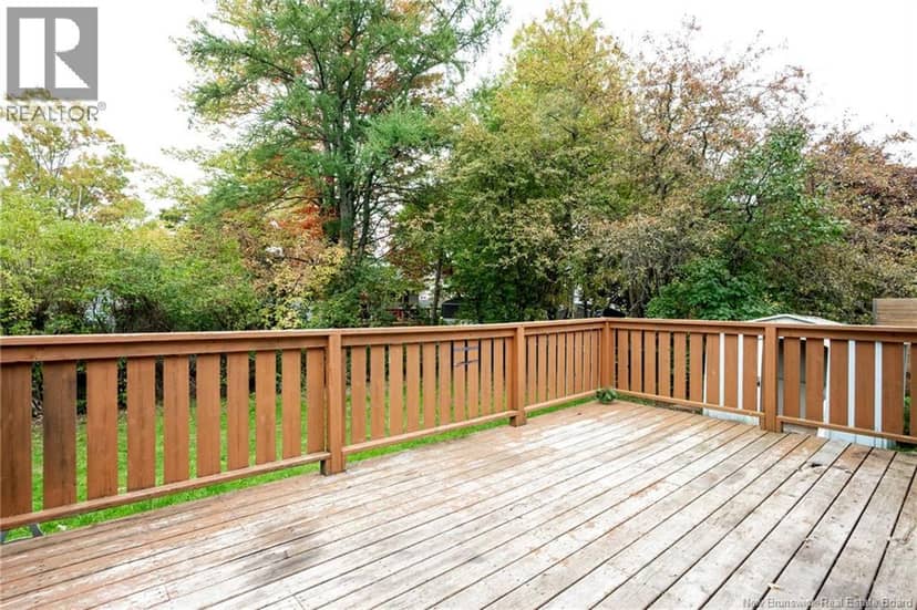 17 Bissett Avenue — photo 30 of 33