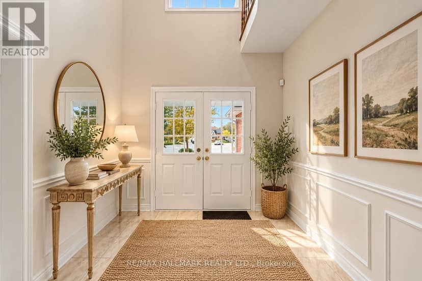 10 Driftwood Court, Richmond Hill, photo 3