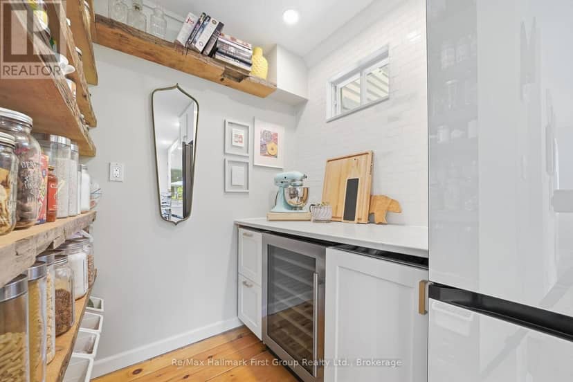 354 College Street — photo 11 of 40