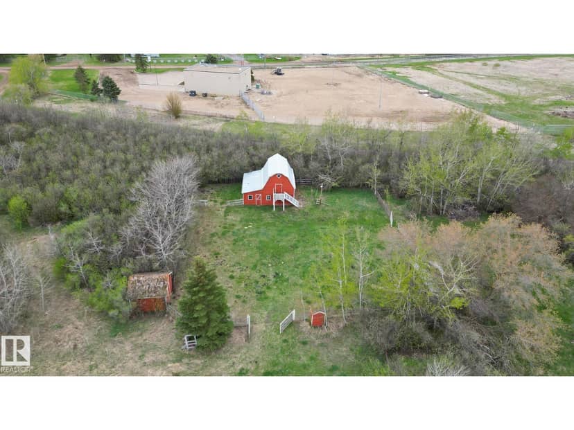 4736 47 ST, Rural Beaver County, photo 3