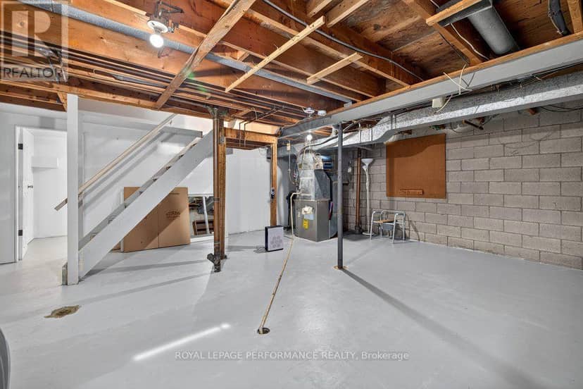 2258 Russell Road — photo 34 of 40