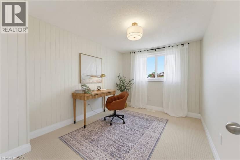 32 SILVERVINE Drive — photo 13 of 35