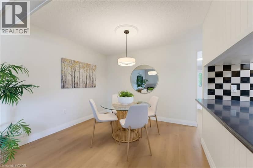 32 SILVERVINE Drive — photo 5 of 35