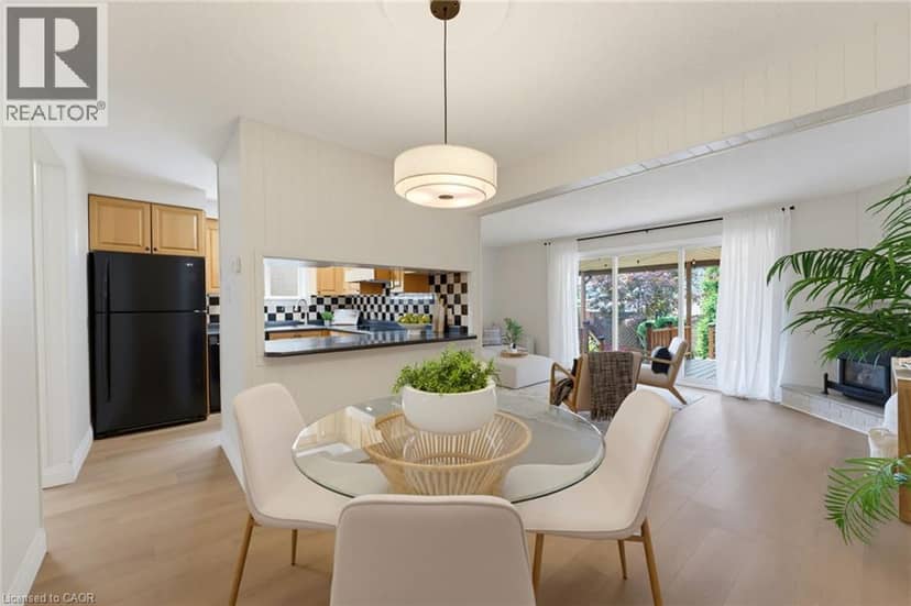 32 SILVERVINE Drive — photo 4 of 35