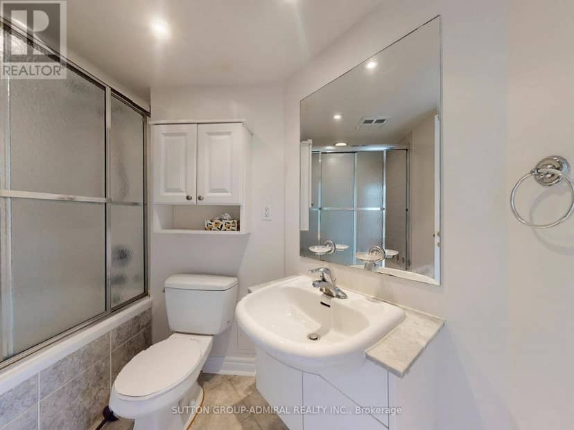 812 - 100 Hayden Street — photo 20 of 40