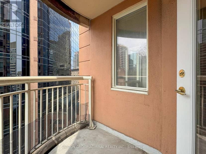 812 - 100 Hayden Street — photo 25 of 40