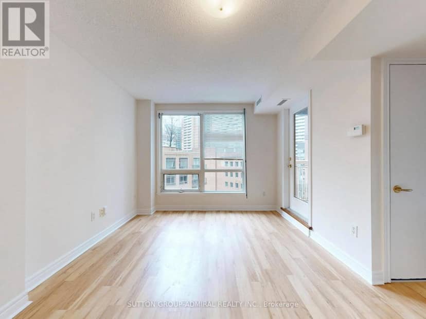 812 - 100 Hayden Street — photo 8 of 40